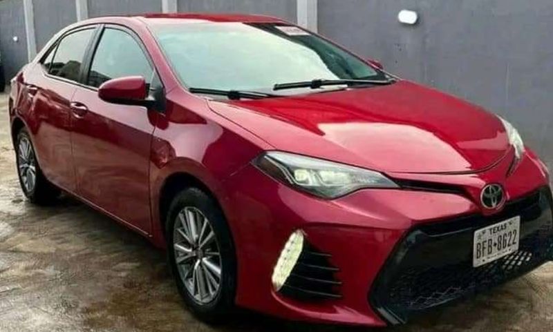 Thumbnail 3 of 2016 Toyota Corolla LE